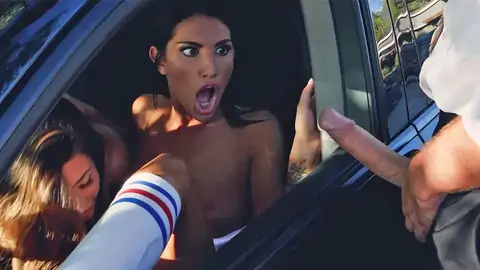 Der Polizist Zeigt Seinen Penis Zwei Lesben