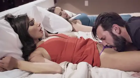 Il Exige La Mariée étonnée D'avoir Un Putain De Baise-a-thon Pour Vengeance Bro