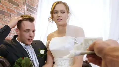 Vollbusige Braut Schreit Vor Ejakulation Durch Riesigen Schwanz Für Geld